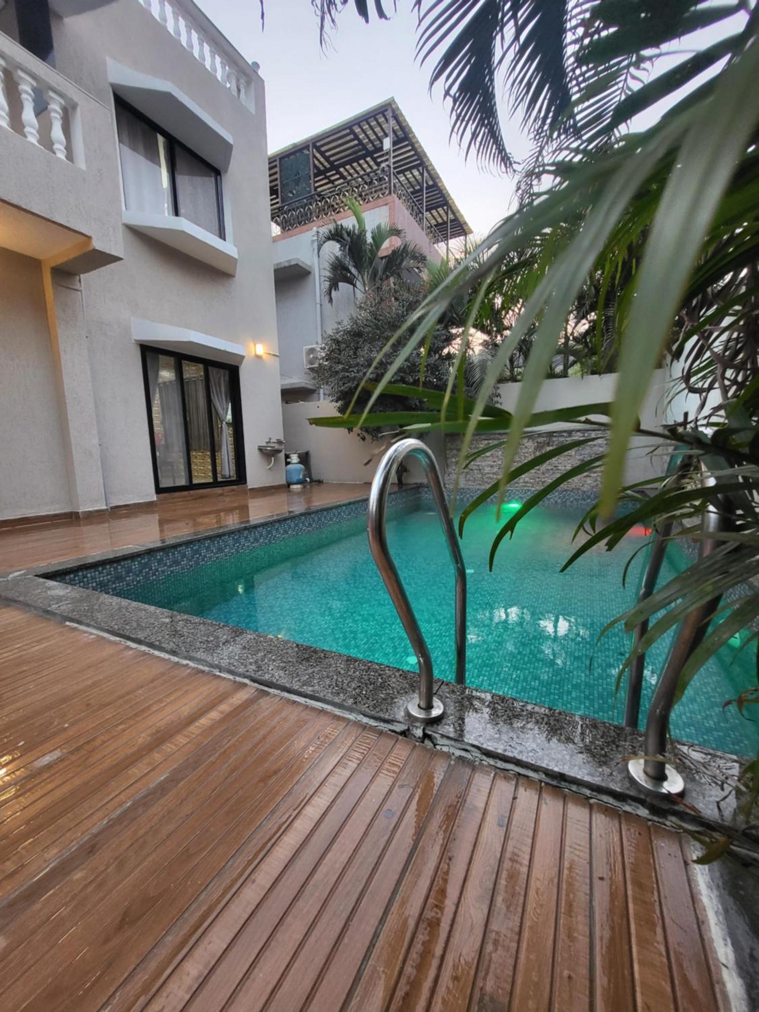 The Perfect Stays Para Disco Big Pool Cricket Turf Villa Lonavala Buitenkant foto