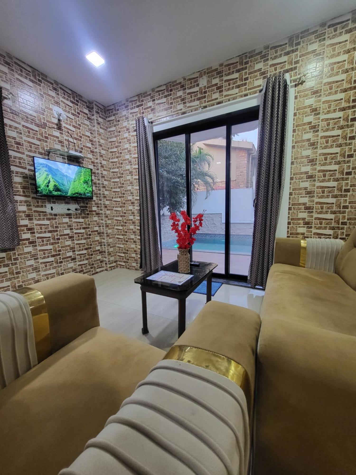 The Perfect Stays Para Disco Big Pool Cricket Turf Villa Lonavala Buitenkant foto
