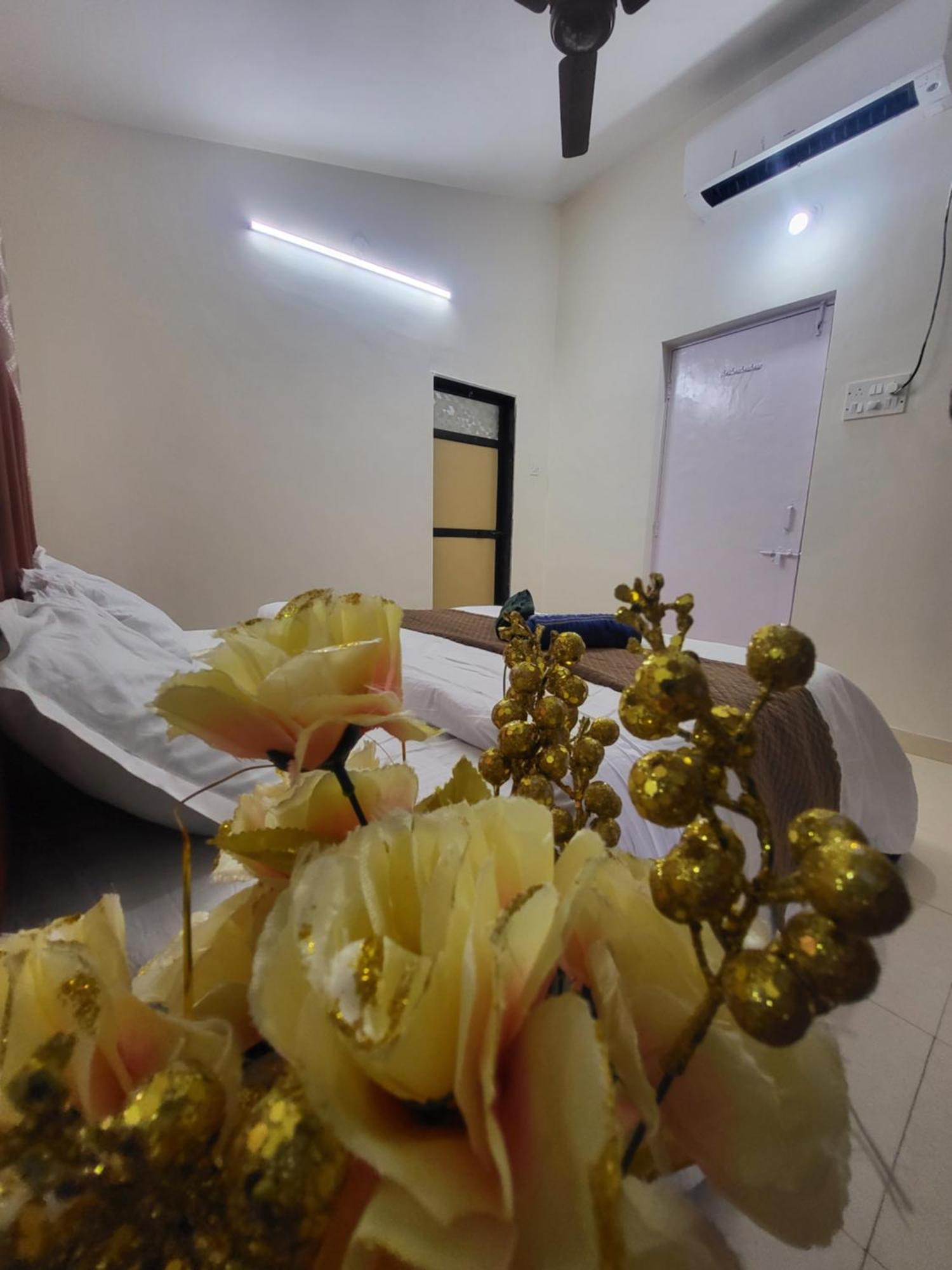 The Perfect Stays Para Disco Big Pool Cricket Turf Villa Lonavala Buitenkant foto