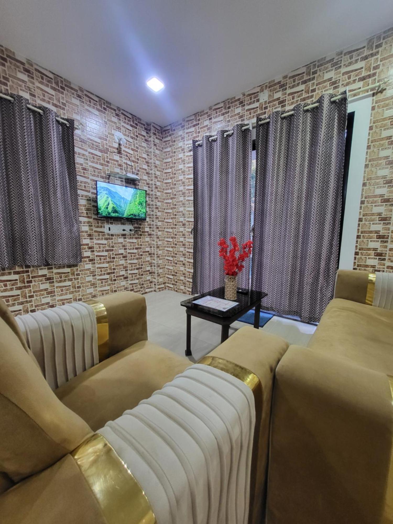 The Perfect Stays Para Disco Big Pool Cricket Turf Villa Lonavala Buitenkant foto