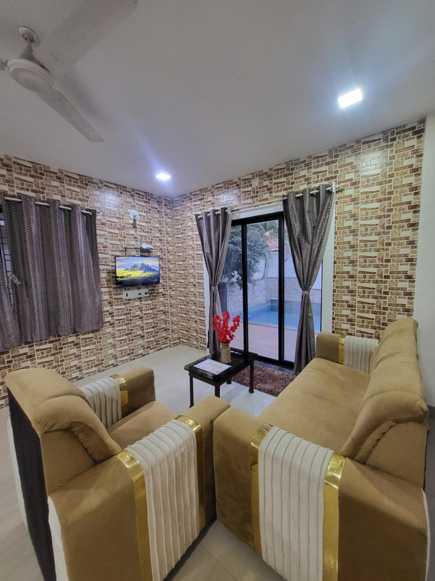 The Perfect Stays Para Disco Big Pool Cricket Turf Villa Lonavala Buitenkant foto